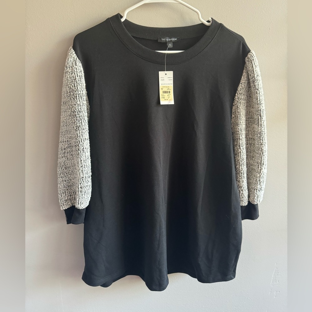 NWT Tint & Shadow top size xl
